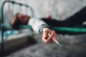 Назад в 90-е: сургутяне гибнут от наркотиков, а полиция их продает
